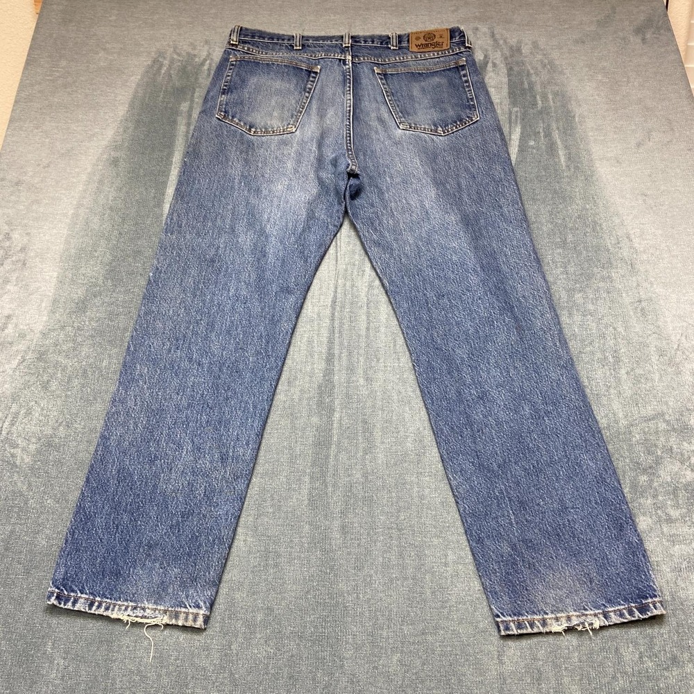 Wrangler Authentic Jeans Mens 34x29 Blue Denim Medium Wash Mid Rise Straight Leg